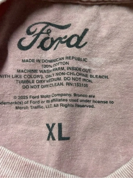 Women’s Ford Bronco Pink T Shirt Size XL Logo 100% Cotton - Picture 3 of 3